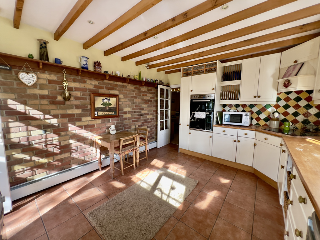 IDYLLIC THATCHED COTTAGE IN APPROXIMATELY ¾ OF AN ACRE - Hilltop Lane, Kilve, Somerset, photo 5