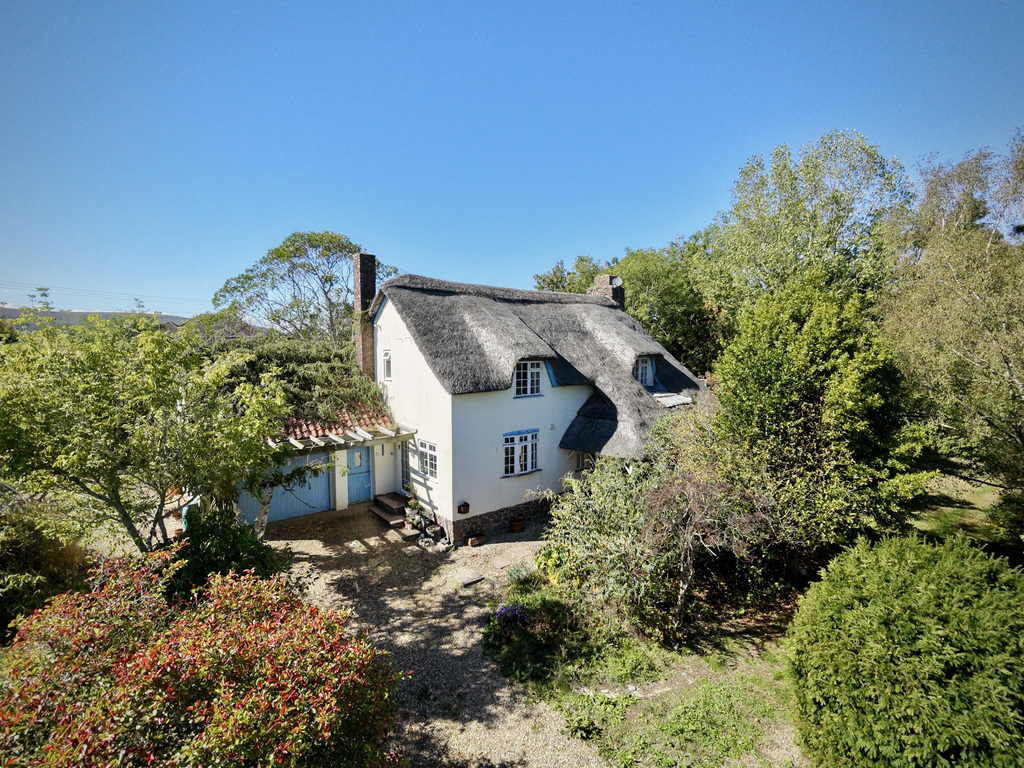 IDYLLIC THATCHED COTTAGE IN APPROXIMATELY ¾ OF AN ACRE - Hilltop Lane, Kilve, Somerset