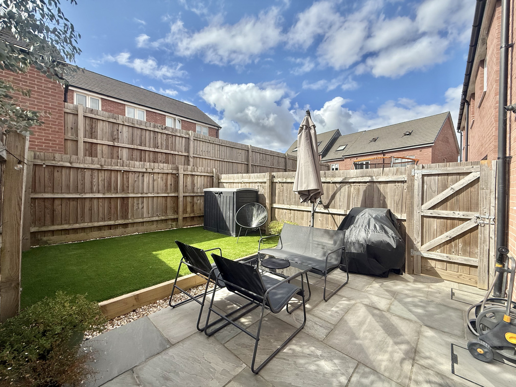 Finch Close, Houndstone, Yeovil, Somerset, photo 18