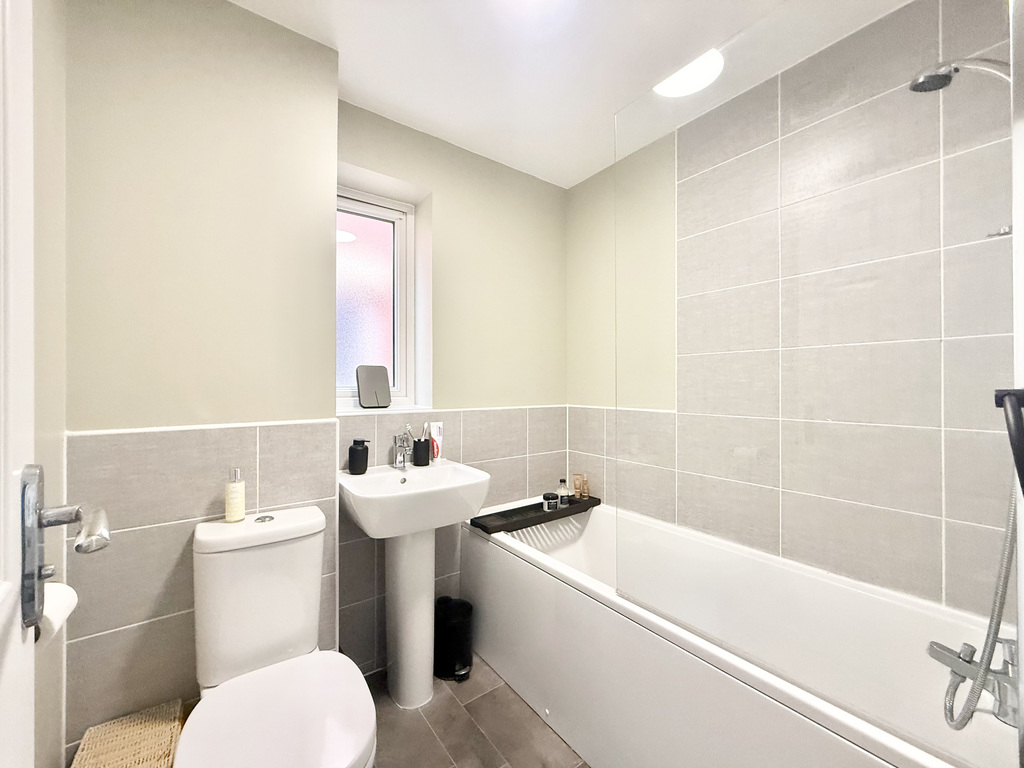 Finch Close, Houndstone, Yeovil, Somerset, photo 15