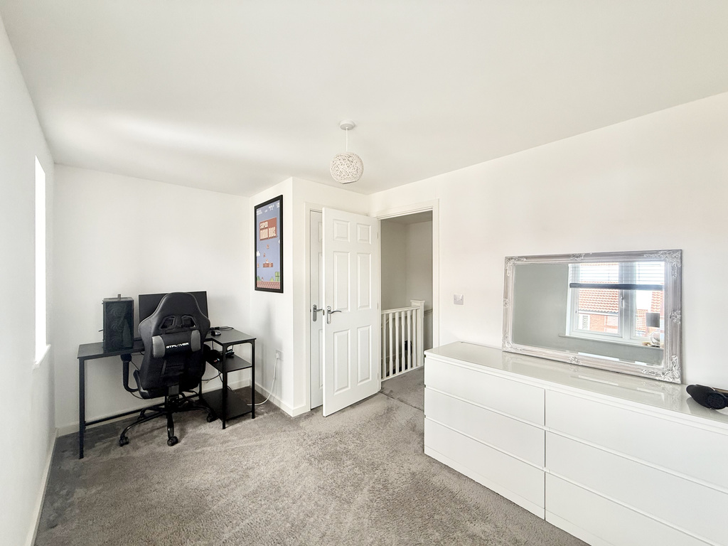 Finch Close, Houndstone, Yeovil, Somerset, photo 16