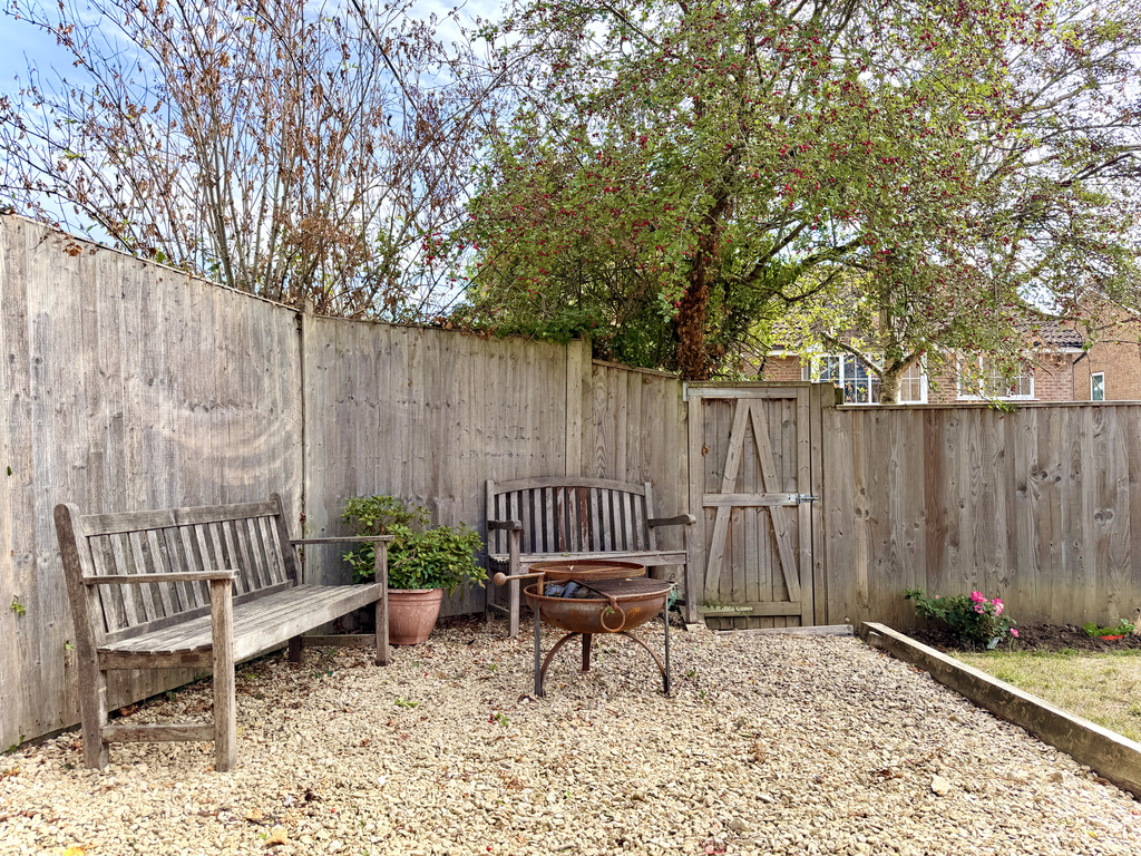 Bryony Gardens, Gillingham, SP8 4TR, photo 17