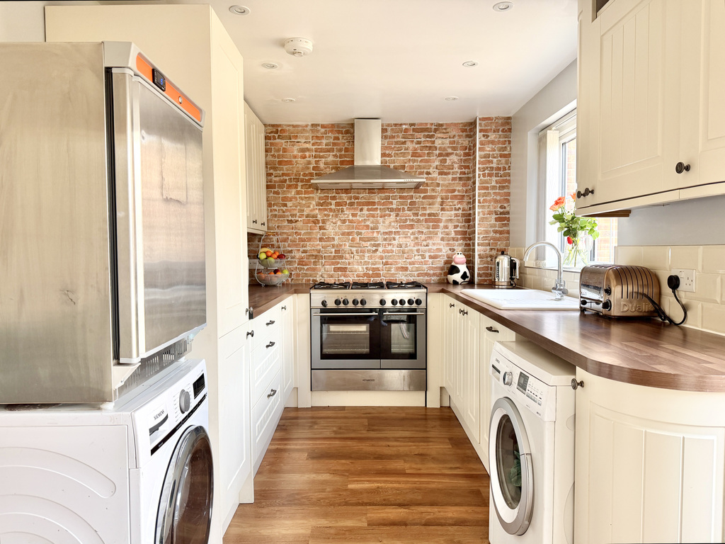 Bryony Gardens, Gillingham, SP8 4TR, photo 4