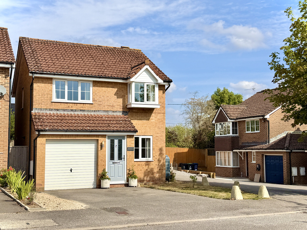 Bryony Gardens, Gillingham, SP8 4TR