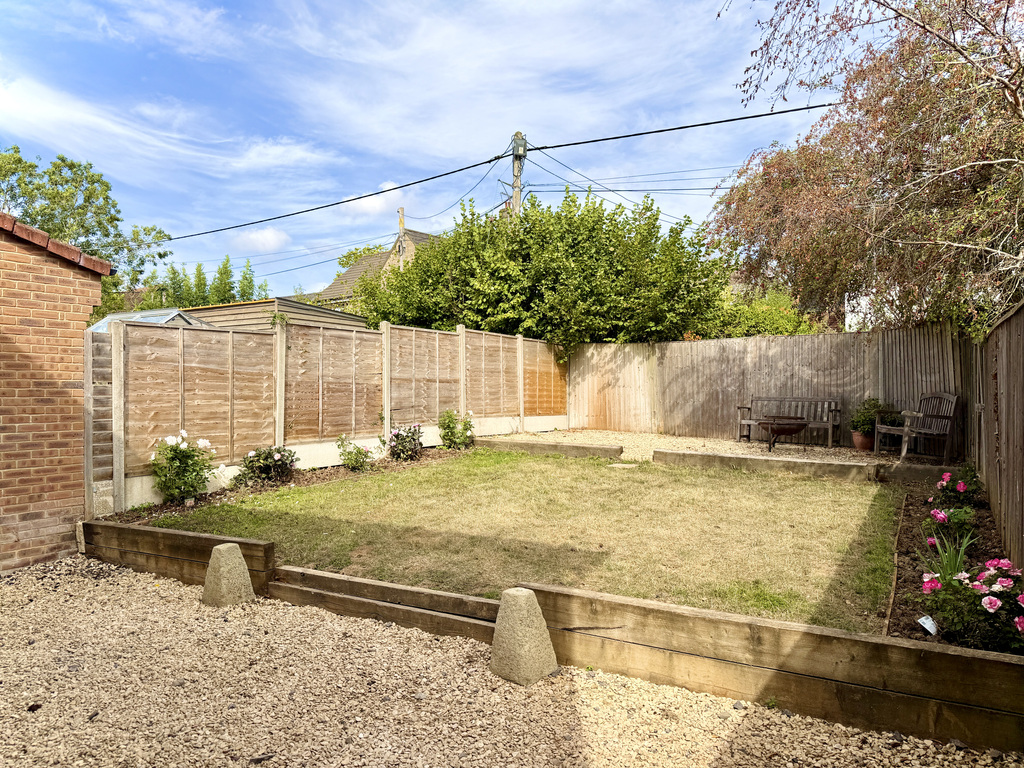 Bryony Gardens, Gillingham, SP8 4TR, photo 16