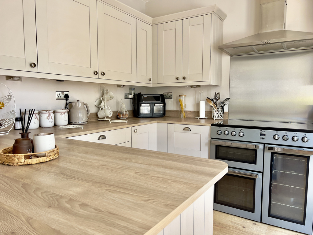 Doniford Road, Watchet - Beautifully presented family home - No Onward Chain, photo 7
