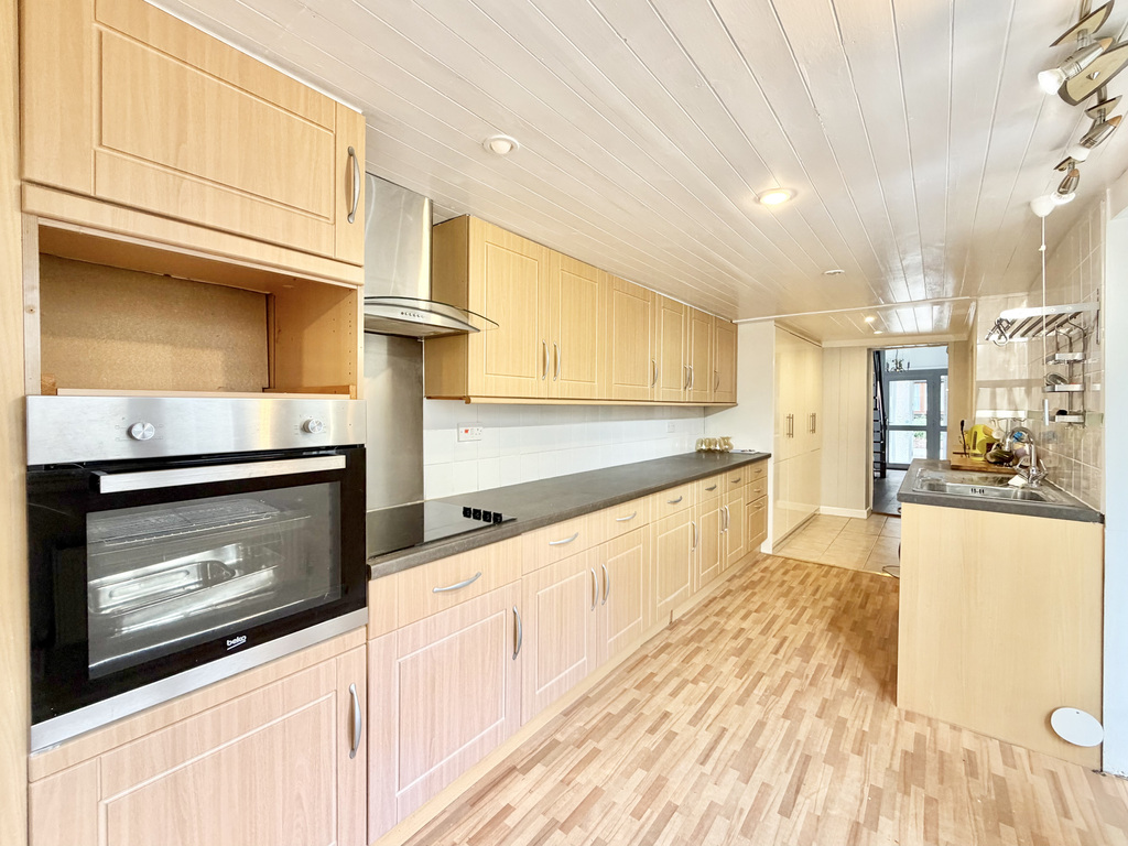 Magdalene Street, Taunton, Somerset, photo 5