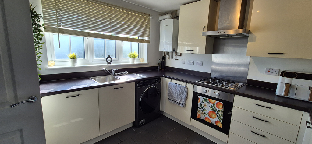 Wambrook Place, Chard, Somerset, photo 3