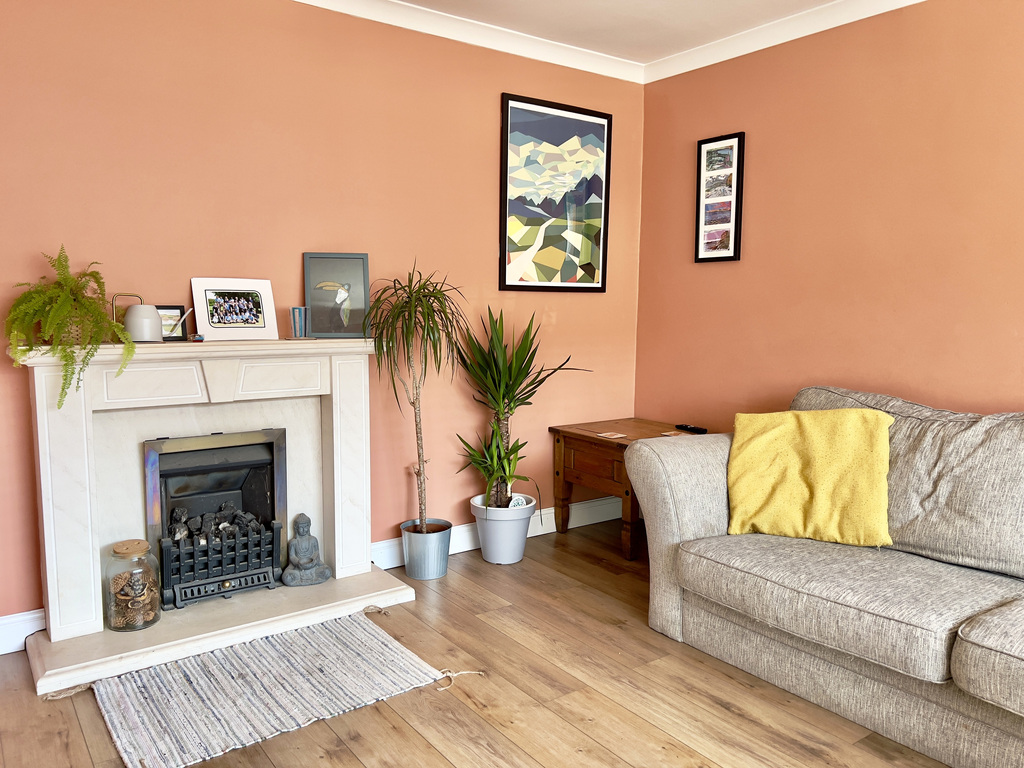 Three bedroom home with HUGE garden! Exciting potential to extend STPP, photo 4
