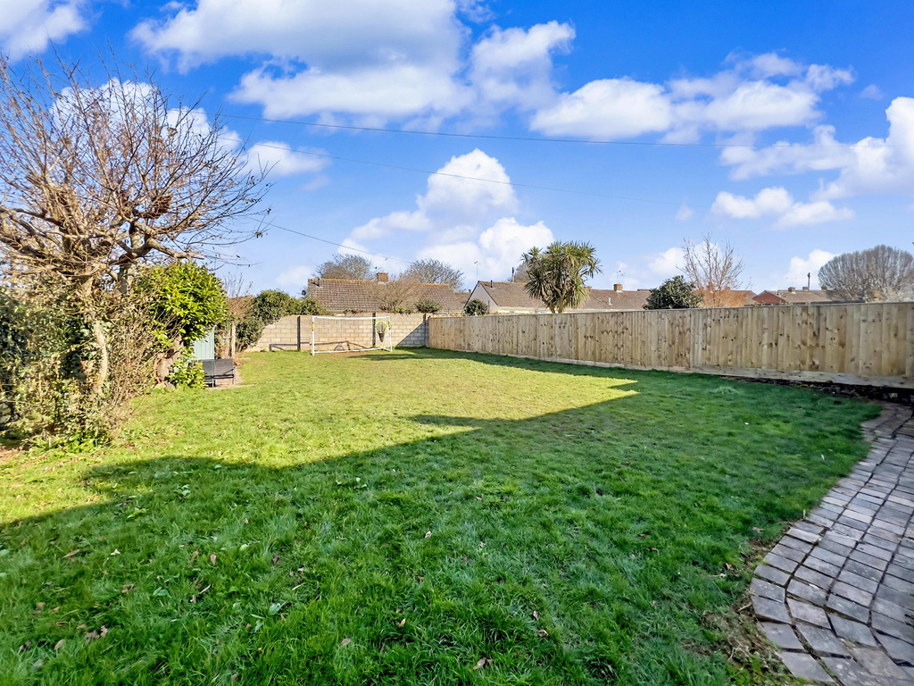 Three bedroom home with HUGE garden! Exciting potential to extend STPP, photo 16