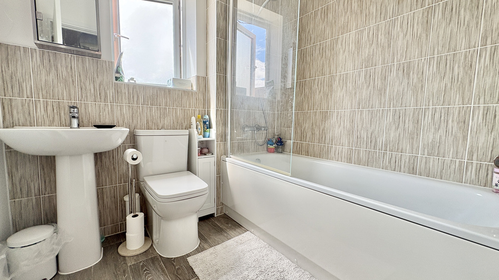 Apple Tree Close, Norton Fitzwarren, Taunton, Somerset, photo 13