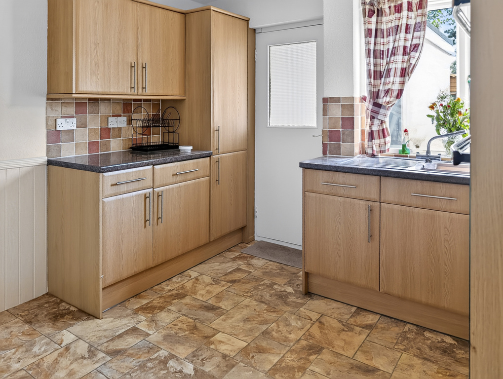 Orchard Way, Cullompton, Devon, EX15 1EJ, photo 4