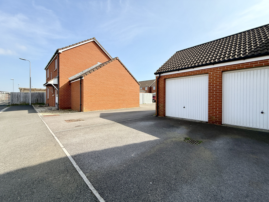 Birkbeck Chase, West Wick, Weston-super-mare, photo 25