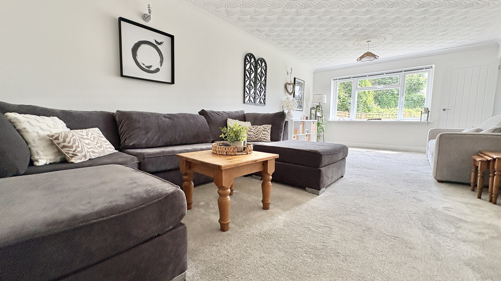 Rogers Close, North Petherton, Bridgwater, Somerset, photo 3