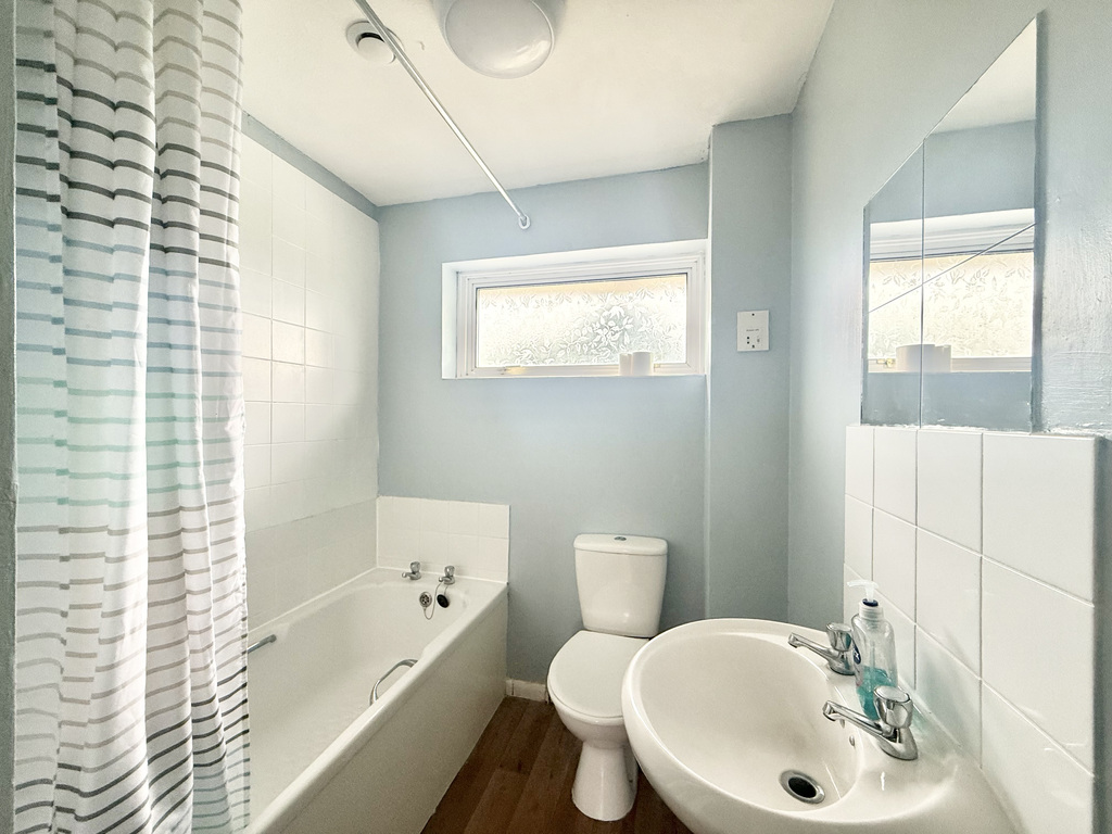 Balmoral Road, Yeovil, Somerset - No Chain, photo 9