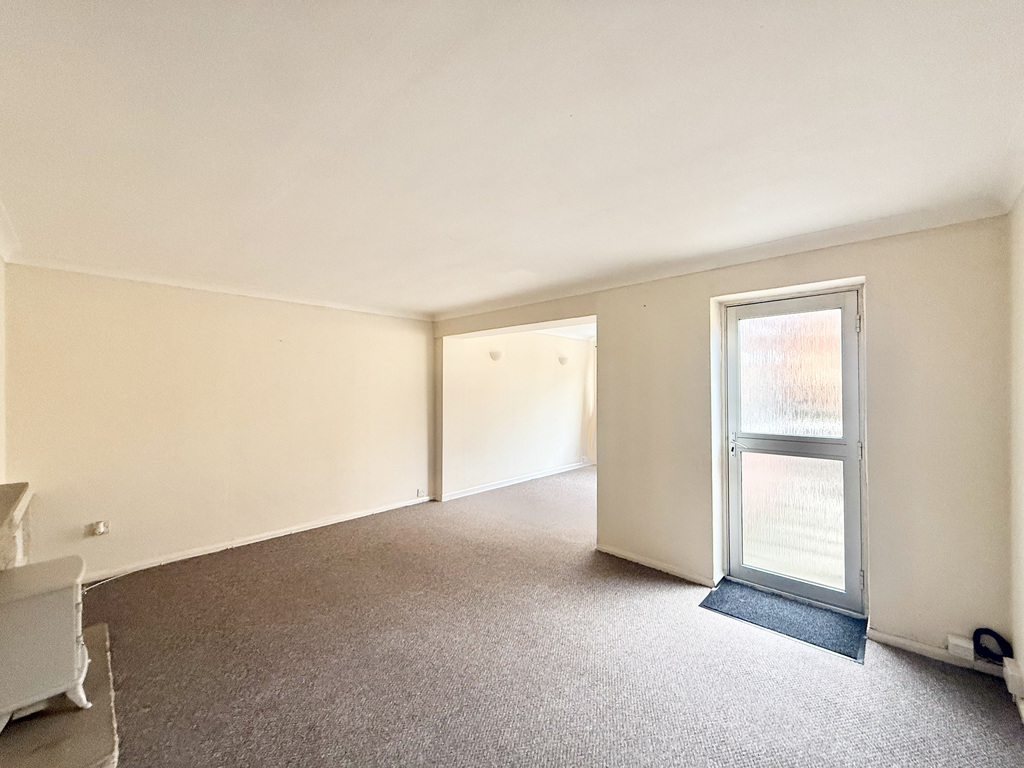 Balmoral Road, Yeovil, Somerset - No Chain, photo 6