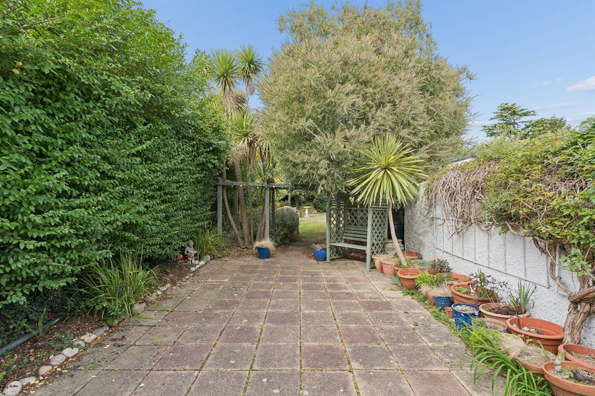 St. Johns Road, Swalecliffe, Whitstable, photo 16