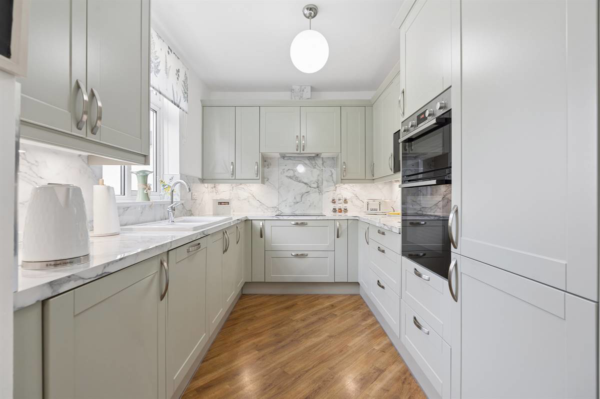 St. Johns Road, Swalecliffe, Whitstable, photo 8