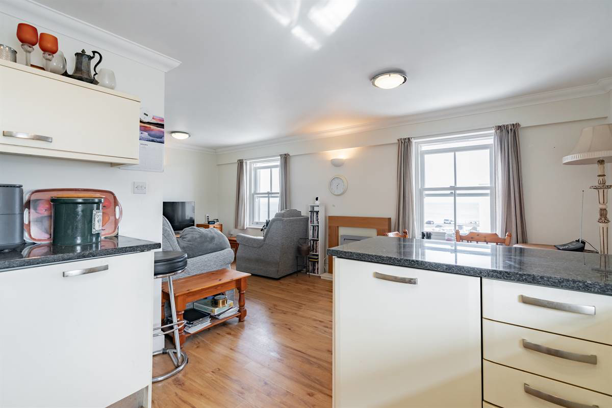 70 Central Parade, Herne Bay, photo 8