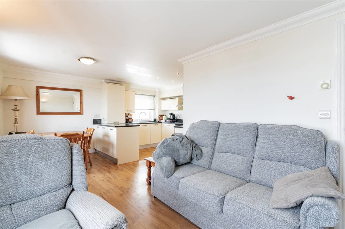 70 Central Parade, Herne Bay, photo 4