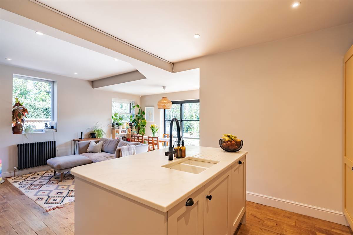 Mandeville Road, Canterbury, photo 2