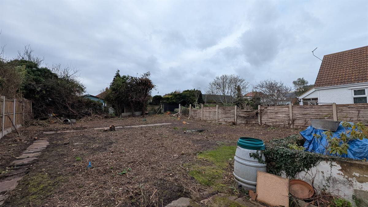 Ridgeway Cliff, Herne Bay, photo 15