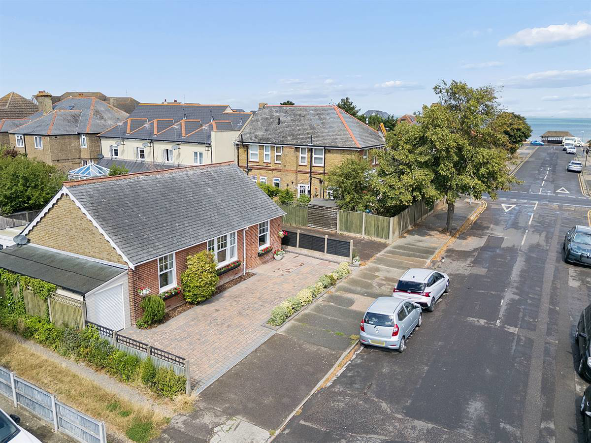 Pier Avenue, Tankerton, Whitstable, photo 16
