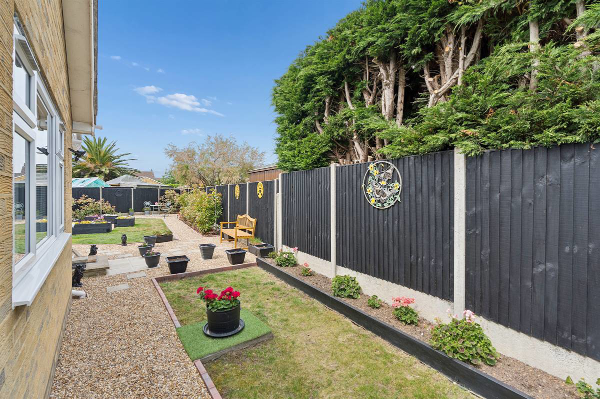 Lawrence Gardens, Herne Bay, photo 15
