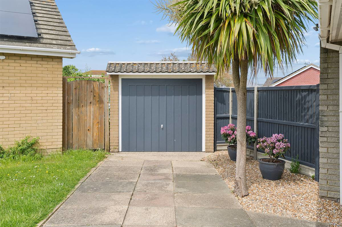 Lawrence Gardens, Herne Bay, photo 17
