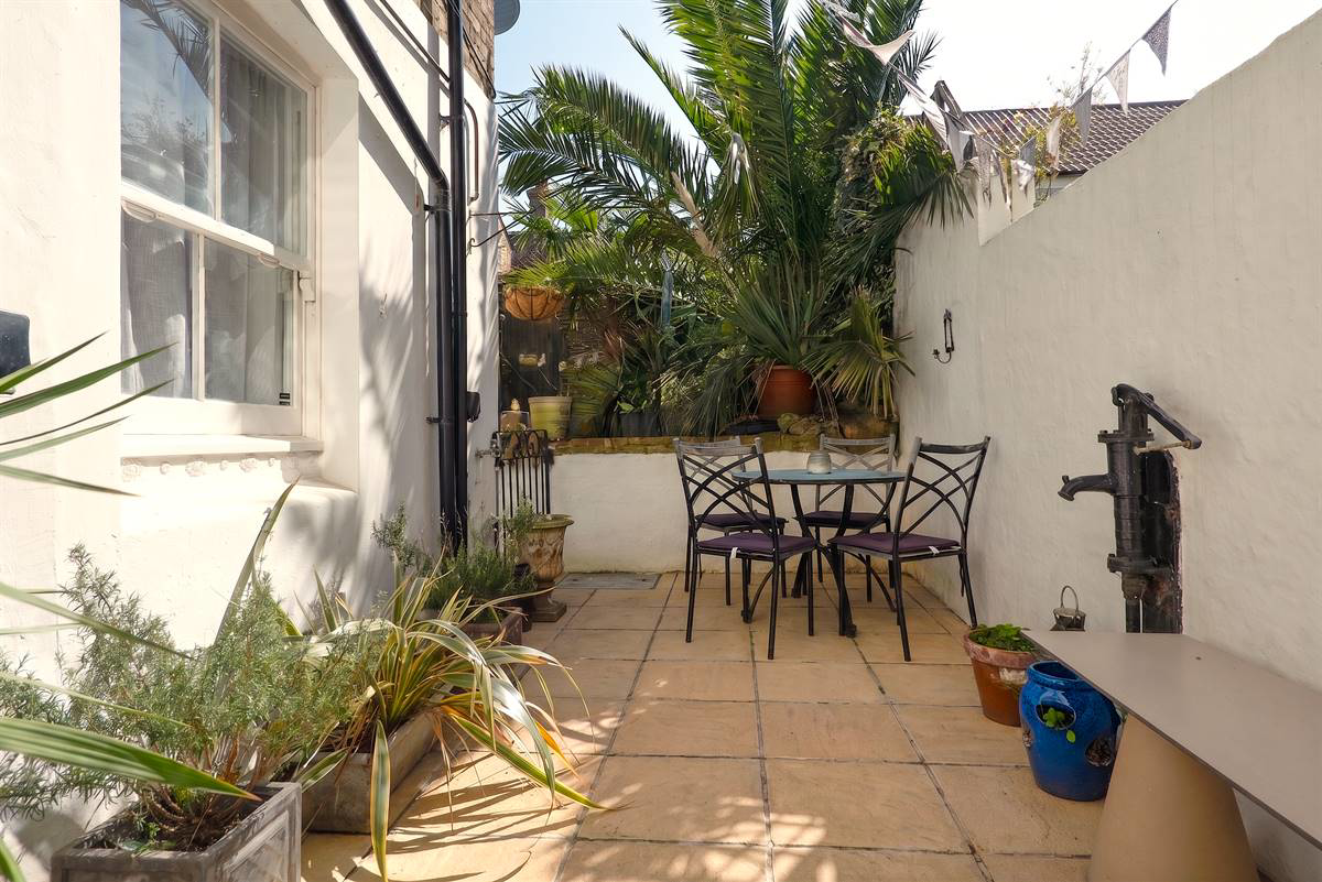 Westgate Bay Avenue, Westgate-on-Sea, photo 27