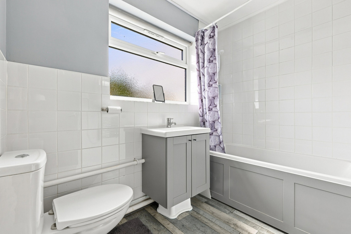 St. Lawrence Gardens, Leigh-on-sea, SS9 5, photo 13