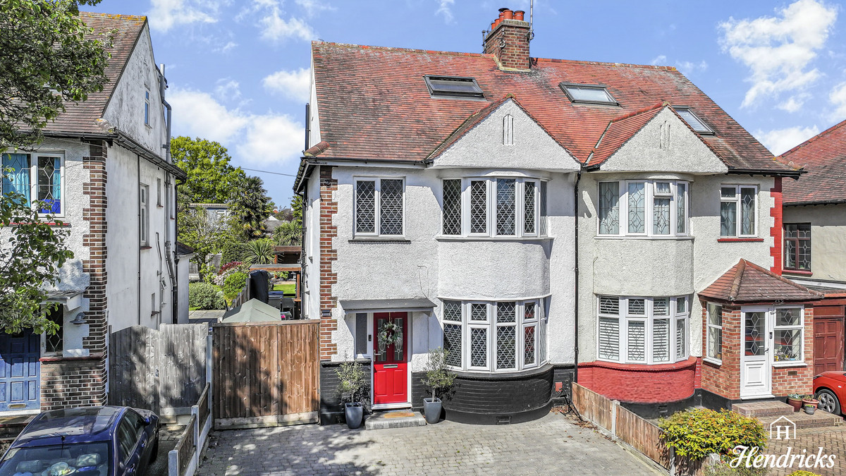 Earls Hall Avenue, Southend-on-sea, SS2 6