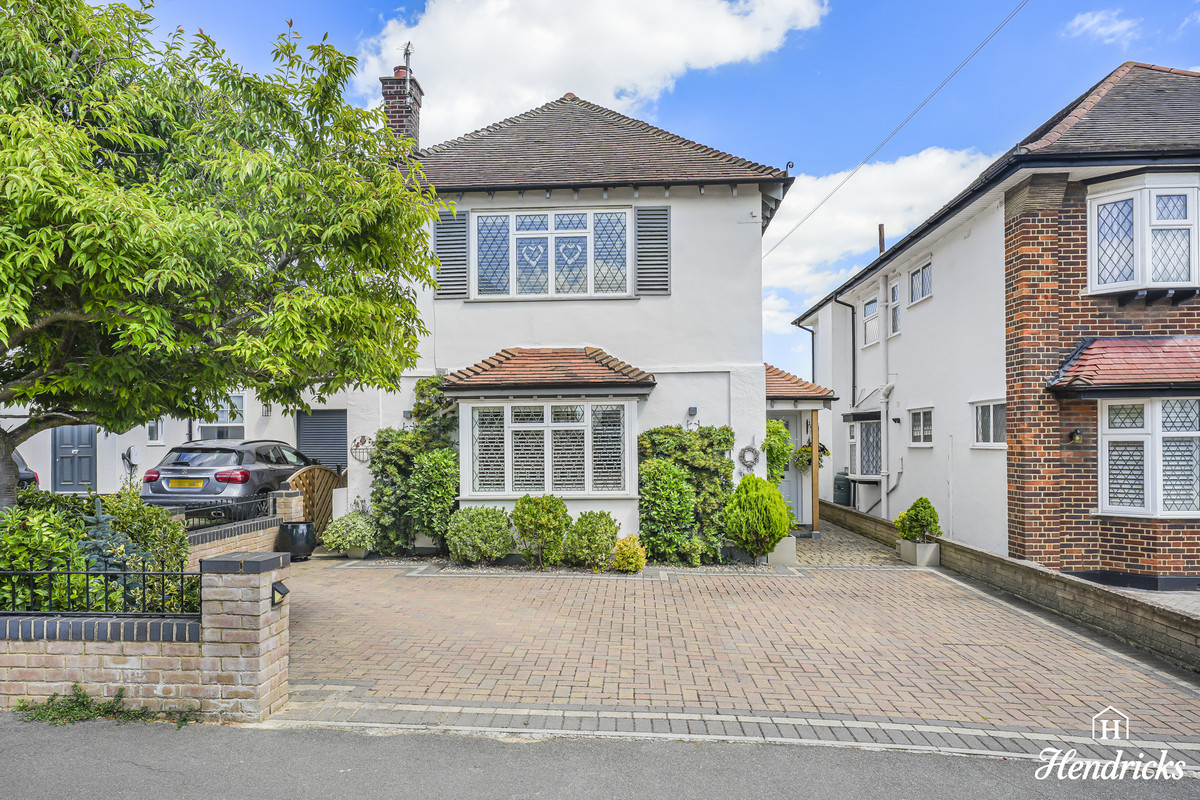 Tattersall Gardens, Leigh-on-sea, SS9 2