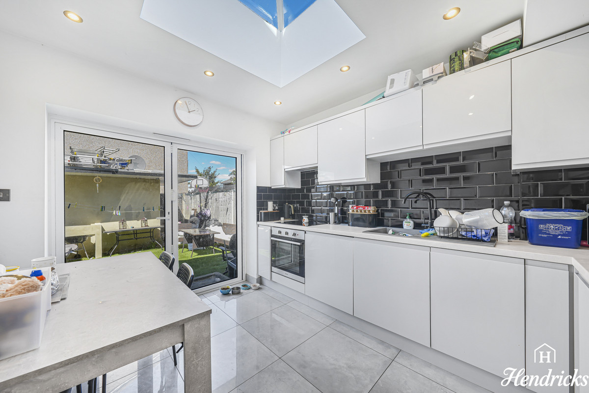 Seaview Road, Southend-on-sea, SS3 9, photo 3