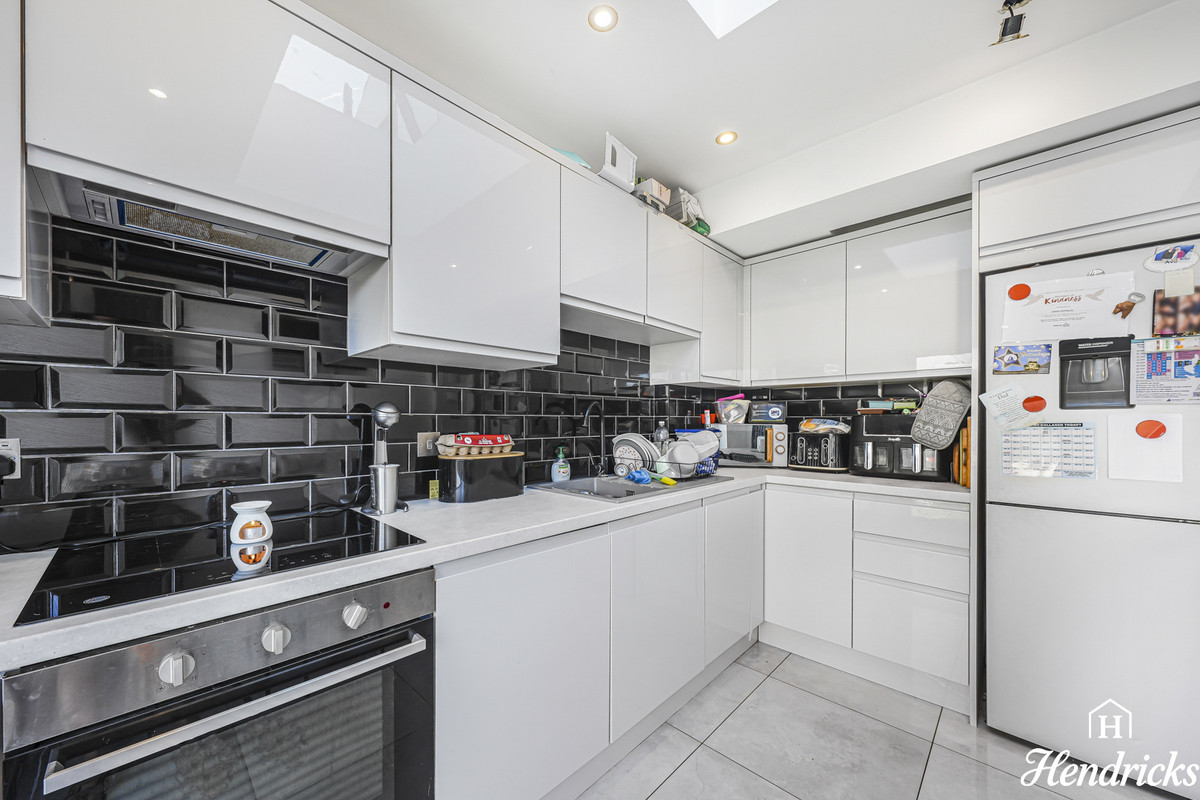 Seaview Road, Southend-on-sea, SS3 9, photo 2