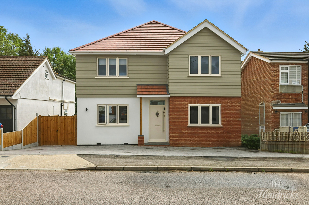 Thundersley Park Road, Benfleet, SS7 1