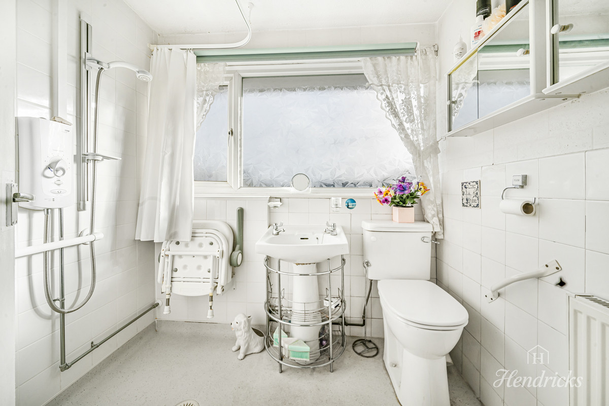 Bramble Road, Leigh-on-sea, SS9 5, photo 18