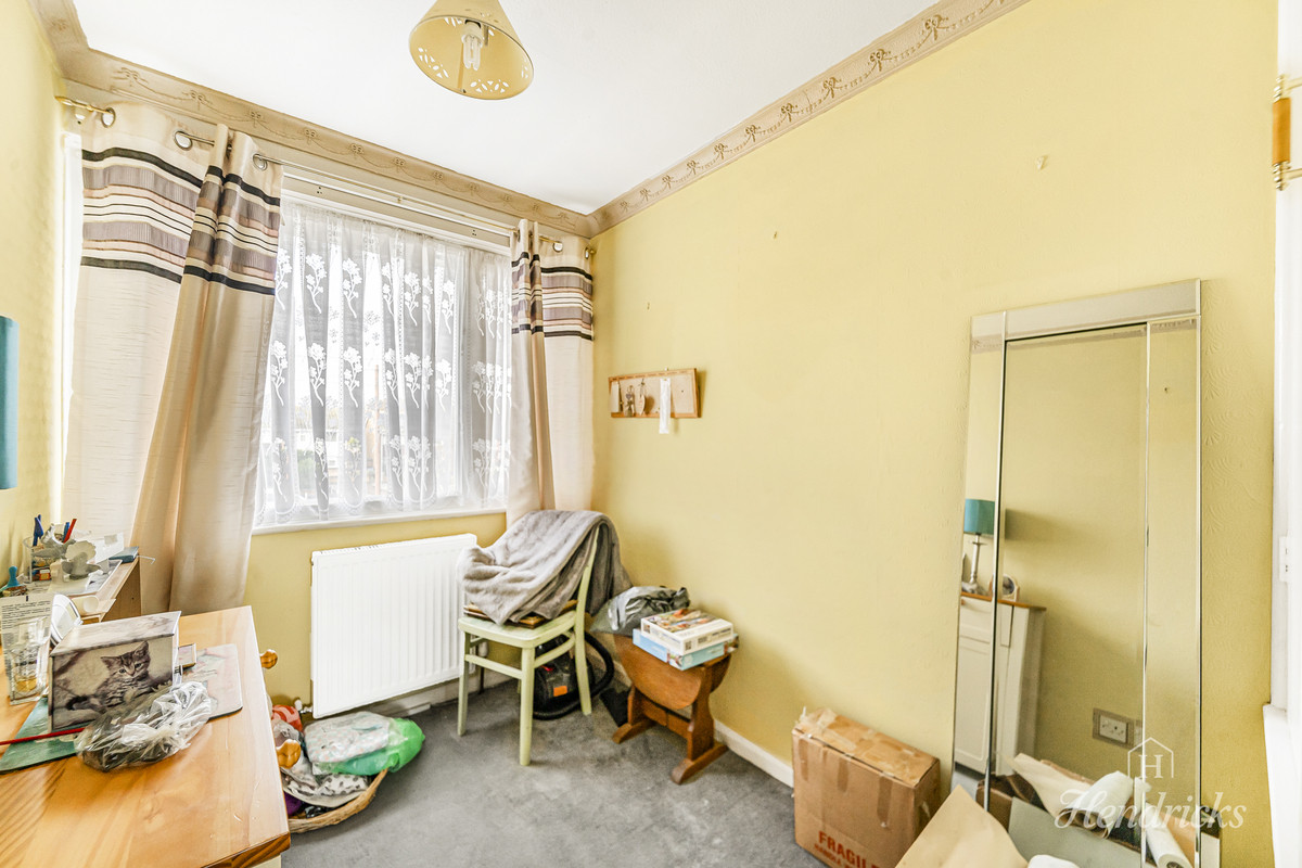 Bramble Road, Leigh-on-sea, SS9 5, photo 14