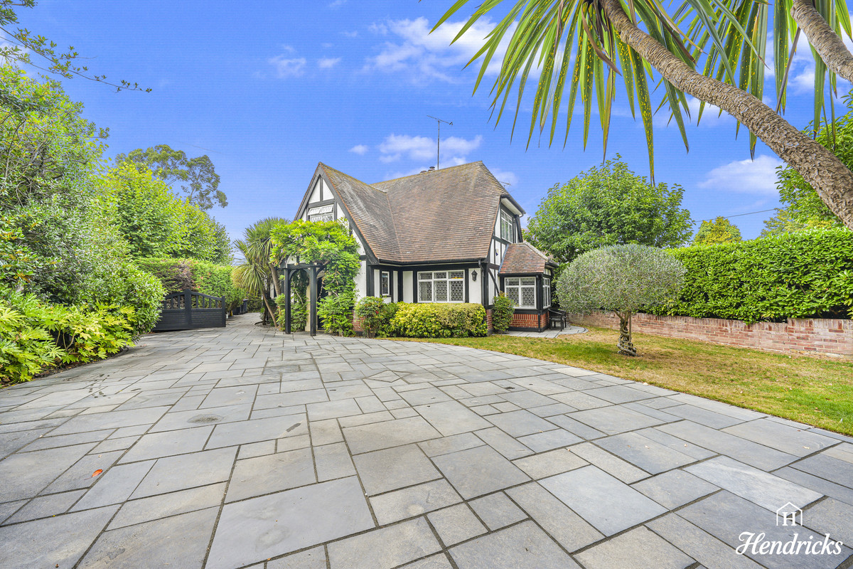 Hall Road, Rochford, SS4 1, photo 2