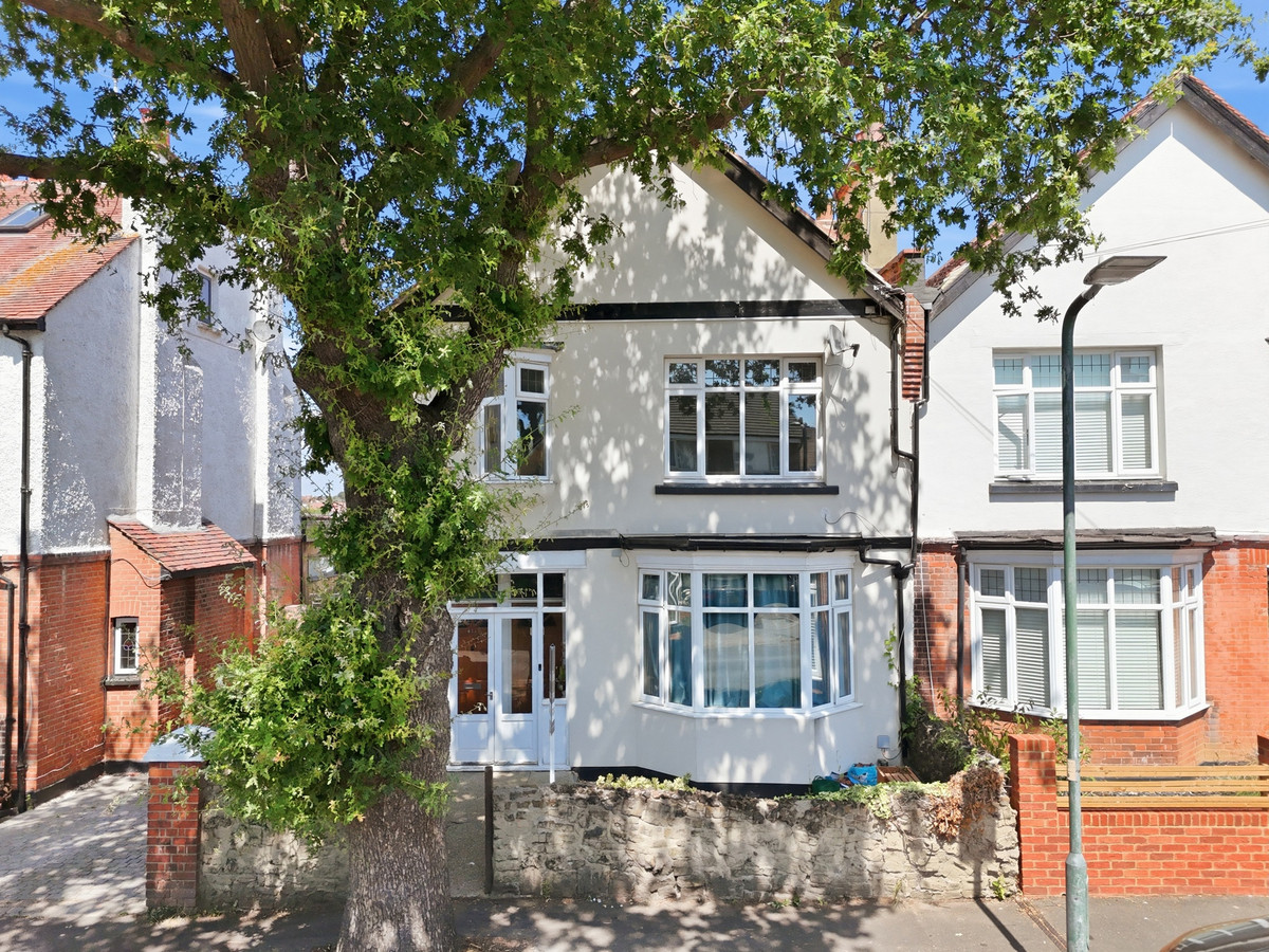 Eastwood Lane South, Westcliff-on-sea, SS0 9
