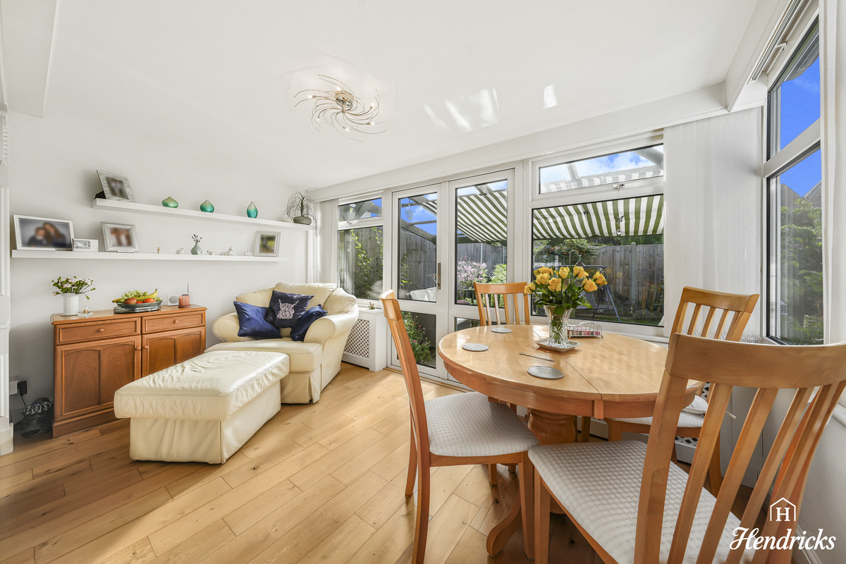 Blenheim Park Close, Leigh-on-sea, SS9 4, photo 8