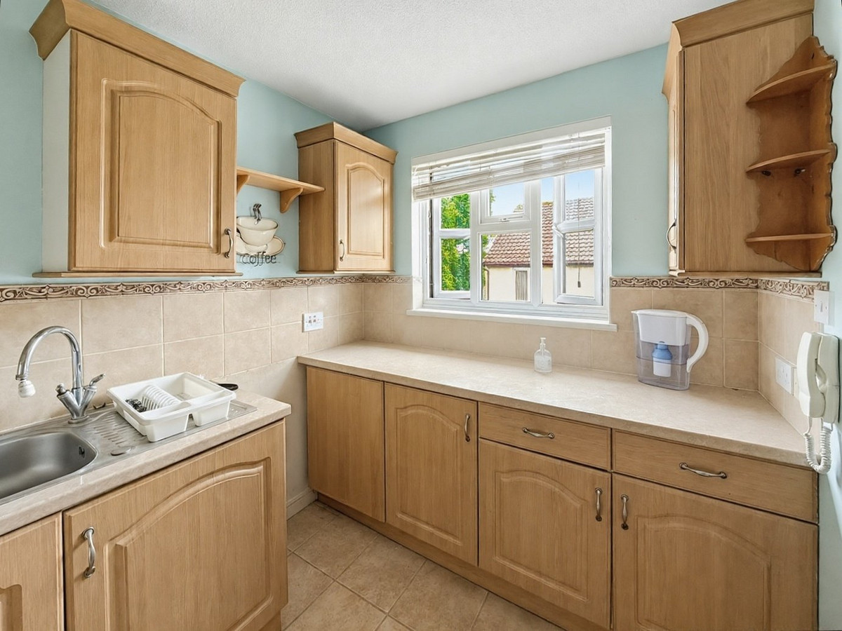 Hilltop Close, Rayleigh, SS6 7, photo 2