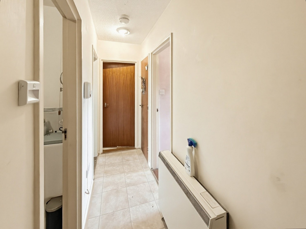 Hilltop Close, Rayleigh, SS6 7, photo 11