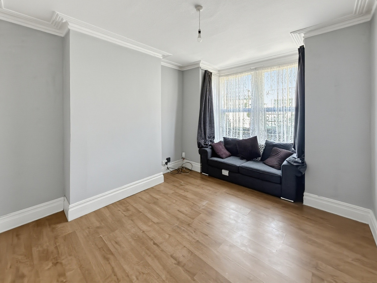 Hainault Avenue, Westcliff-on-sea, SS0 9, photo 2