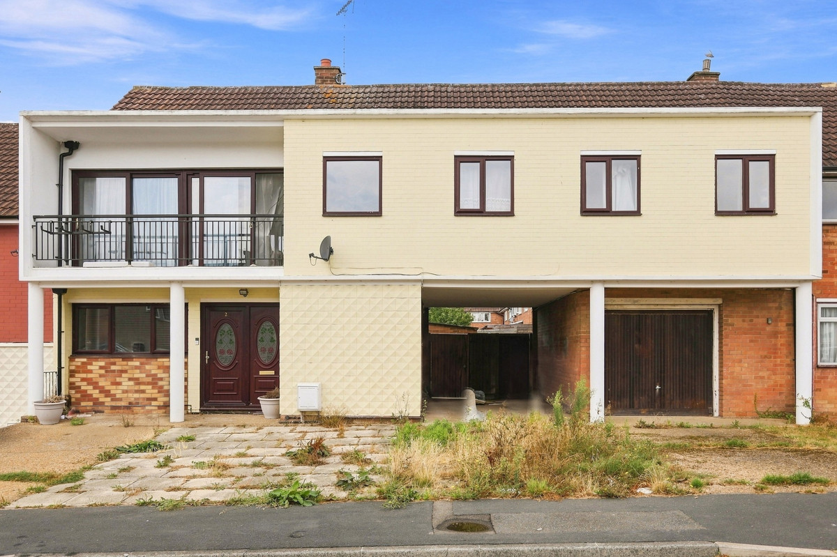 Rayside, Basildon, SS14 1