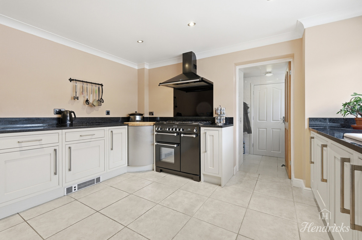 The Knares, Basildon, SS16 5, photo 5