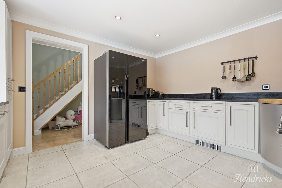 The Knares, Basildon, SS16 5, photo 4