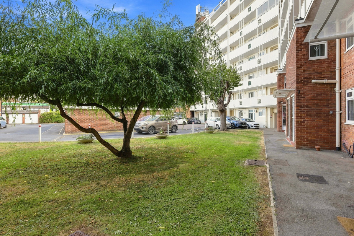 London Road, Westcliff-on-sea, SS0 9, photo 20