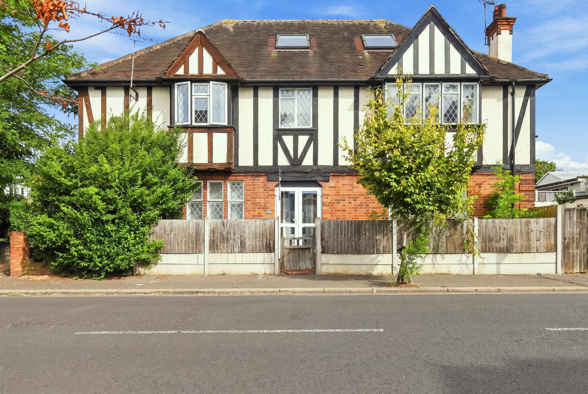 Canewdon Road, Westcliff-on-sea, SS0 7