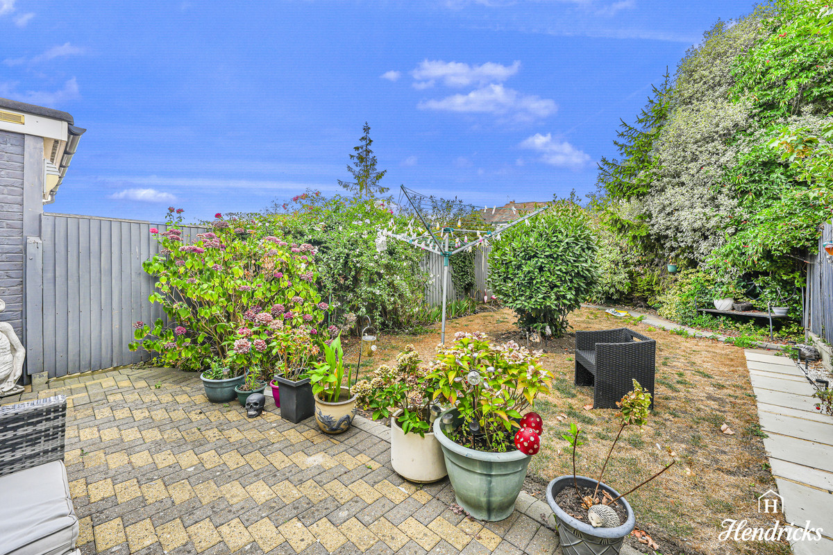 Elmsleigh Drive, Leigh-on-sea, SS9 3, photo 25